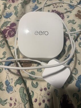 eero Wi‑Fi Beacon and Power Adapter - White